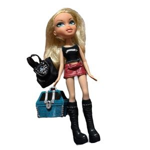 Bratz Treasures Cloe MGA Entertainment Doll Bag Chest
